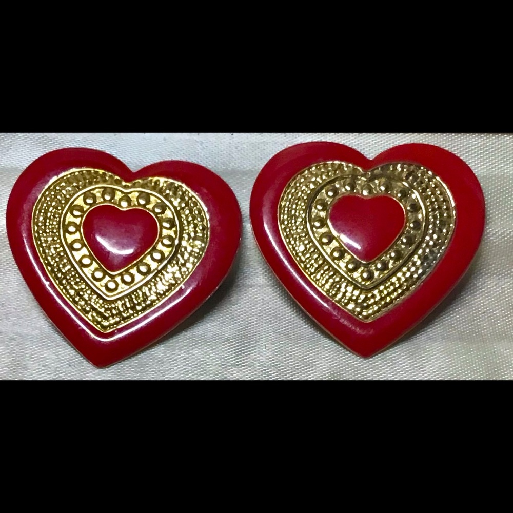 Vintage gold tone and red lovely heart clip on earrings